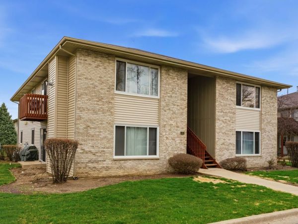 490 Westwood Court , Unit D, Crystal Lake, IL 60014