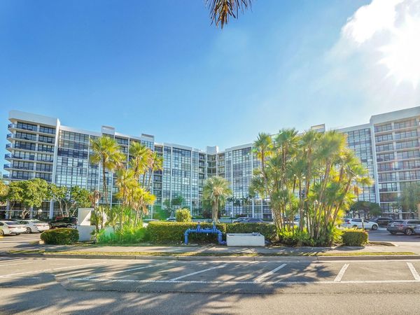 1000 Parkview Drive, Unit 306, Hallandale Beach, FL 33009