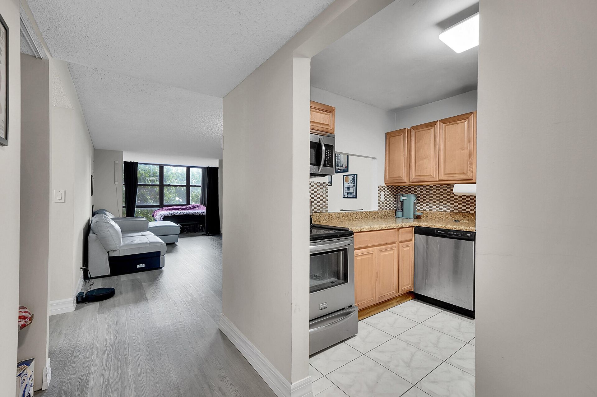 1000 Parkview Drive, Unit 306, Hallandale Beach, FL 33009 Photo