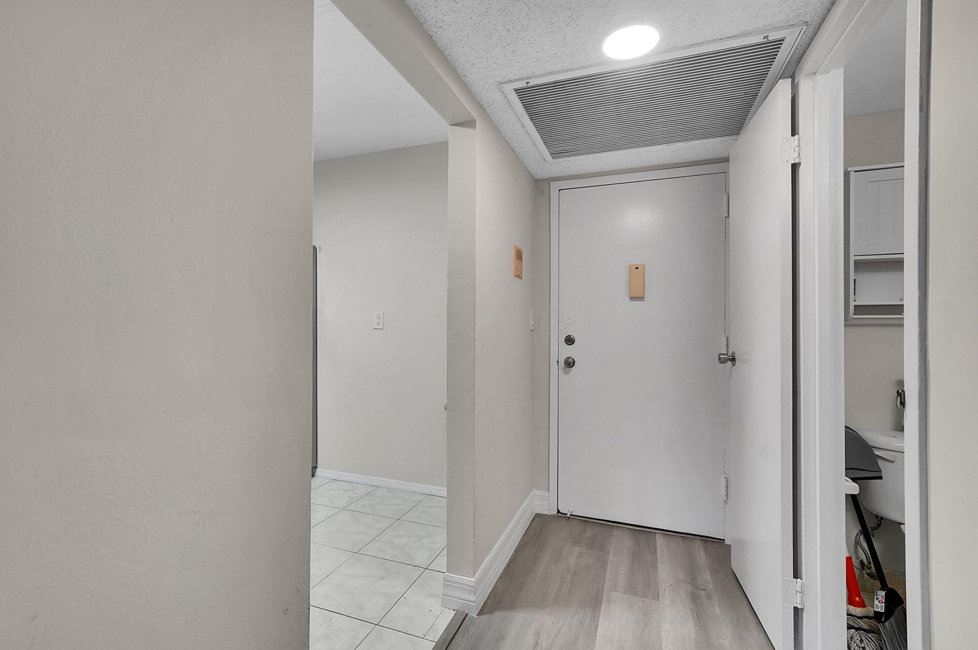 1000 Parkview Drive, Unit 306, Hallandale Beach, FL 33009 Photo