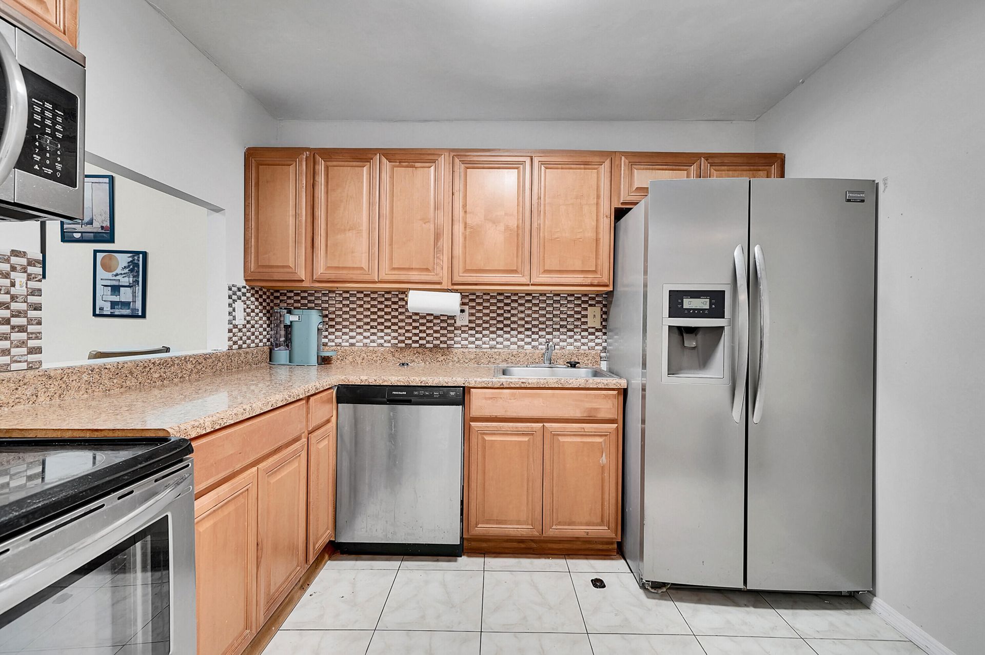 1000 Parkview Drive, Unit 306, Hallandale Beach, FL 33009 Photo