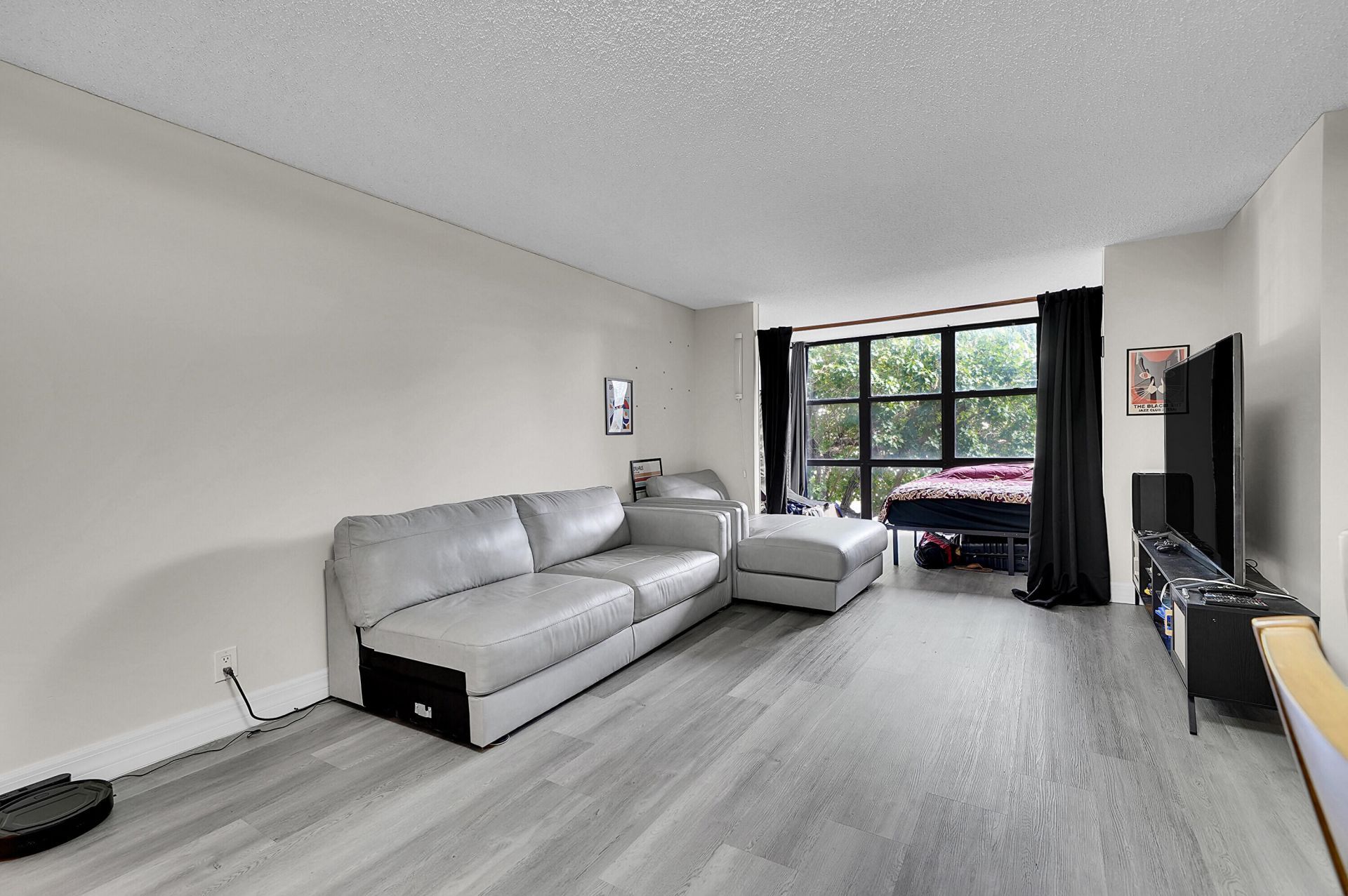 1000 Parkview Drive, Unit 306, Hallandale Beach, FL 33009 Photo