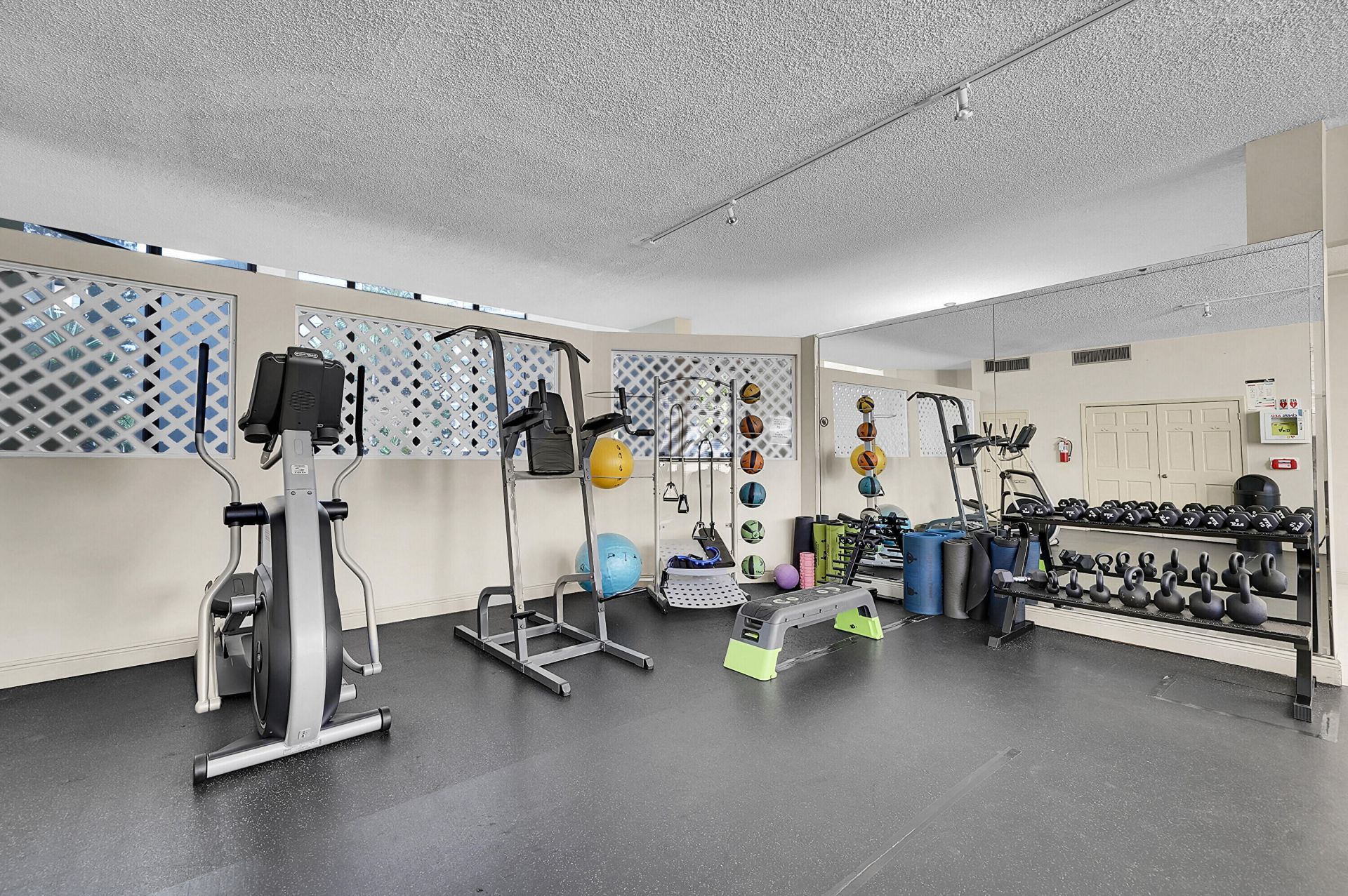 1000 Parkview Drive, Unit 306, Hallandale Beach, FL 33009 Photo