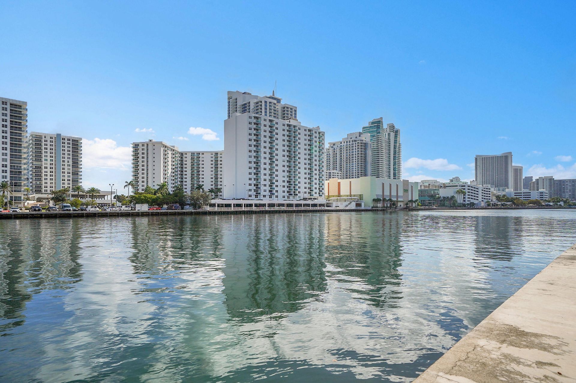 1000 Parkview Drive, Unit 306, Hallandale Beach, FL 33009 Photo