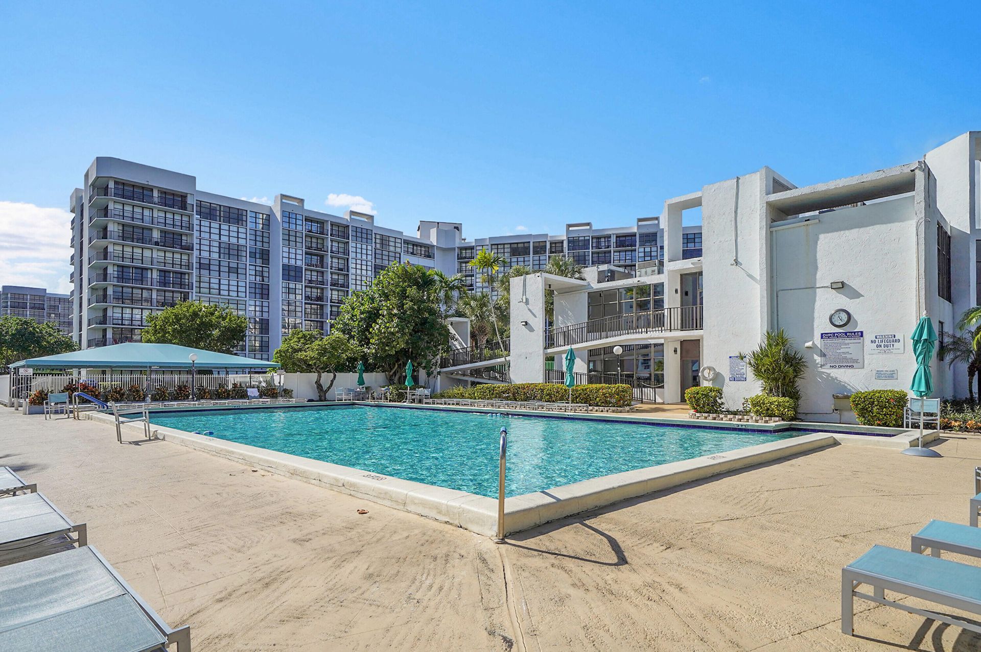 1000 Parkview Drive, Unit 306, Hallandale Beach, FL 33009 Photo