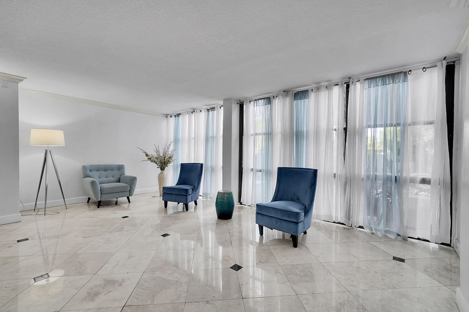 1000 Parkview Drive, Unit 306, Hallandale Beach, FL 33009 Photo