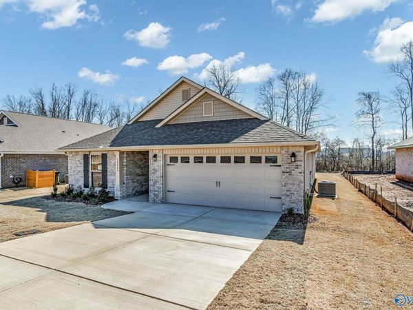 15438 Springbrook Trace, Athens, AL 35611