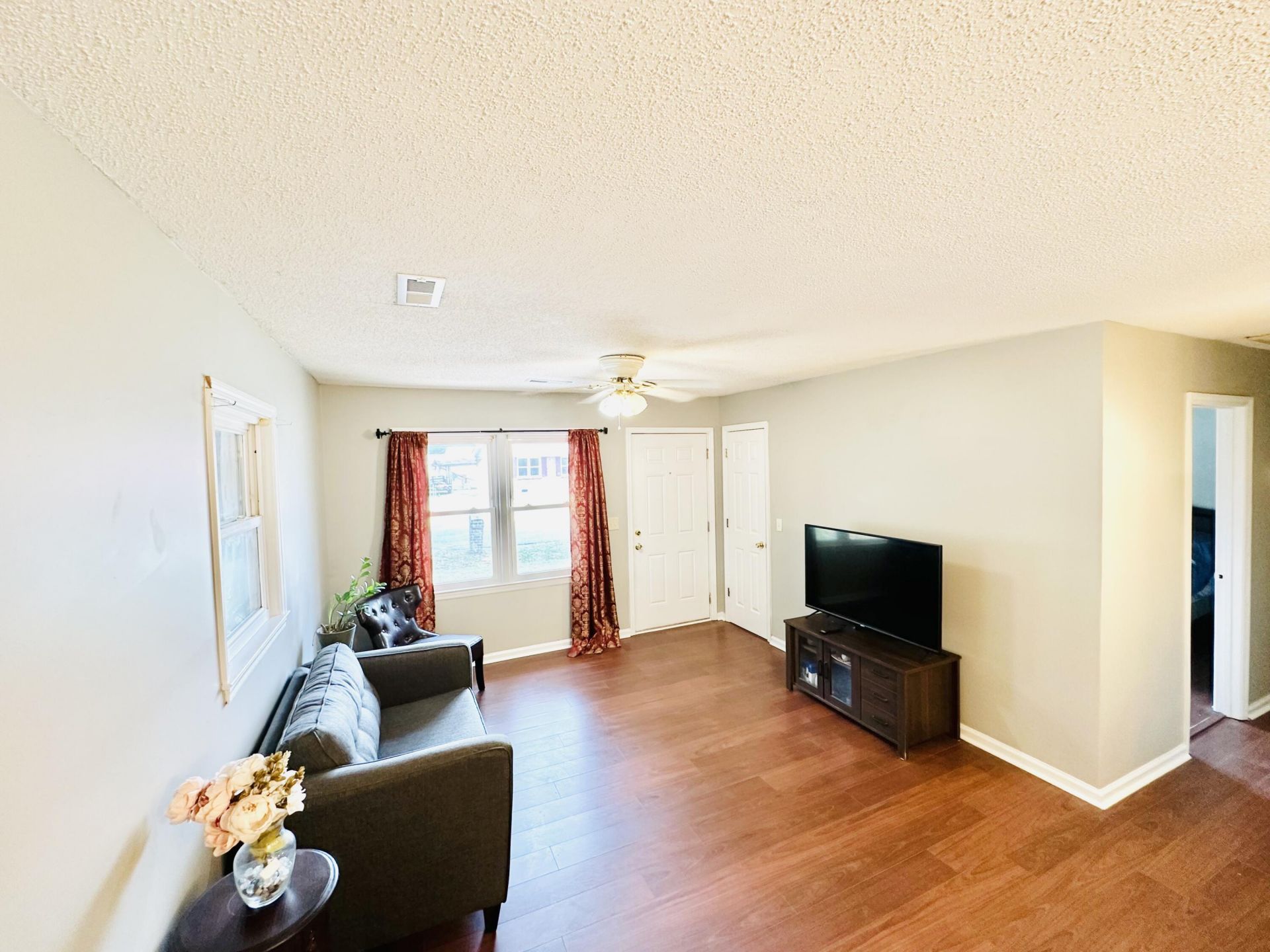 1883 Jaywood Circle Photo 4