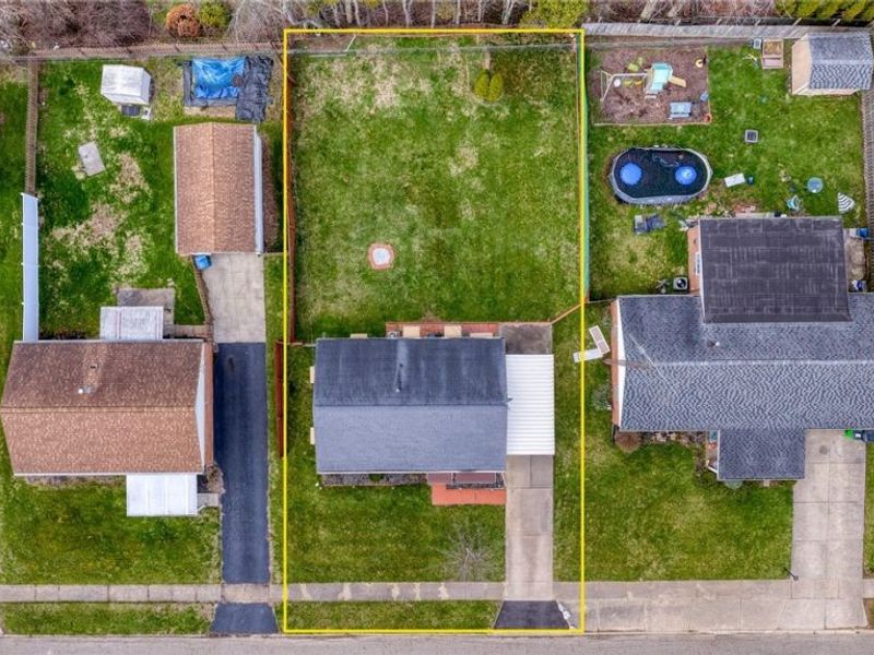 2317 40th Street NE, Canton, OH 44705 Photo 2