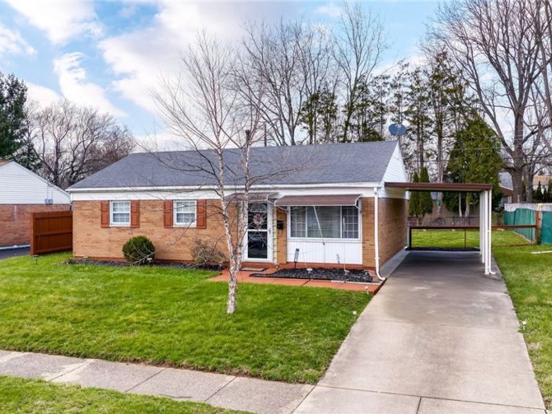 2317 40th Street NE, Canton, OH 44705 Photo 4