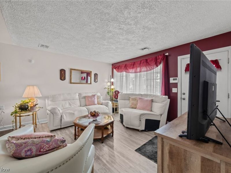 2317 40th Street NE, Canton, OH 44705 Photo 6