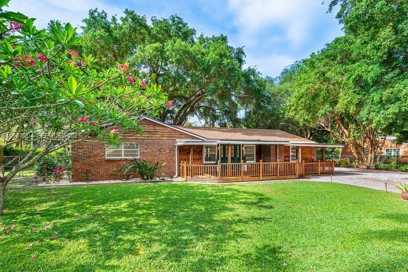 4556 Woodmere Ln, Lake Worth, FL 33463 Main Photo