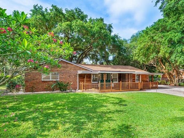 4556 Woodmere Ln, Lake Worth, FL 33463