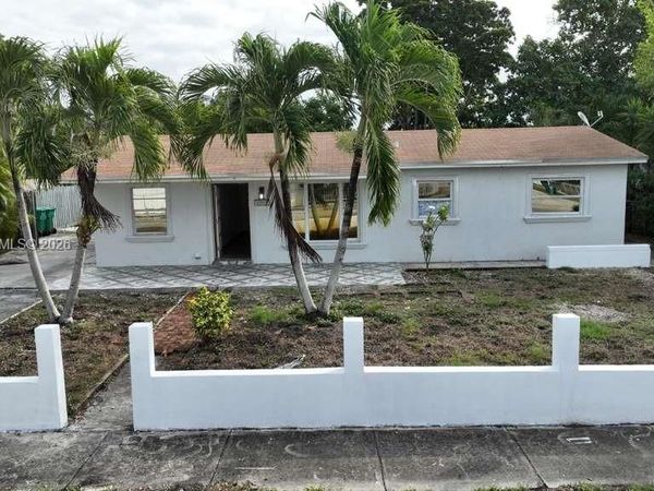 20001 NW 43rd Pl , Miami Gardens, FL 33055