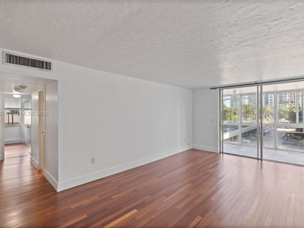 145 SE 25th Rd , Unit 404, Miami, FL 33129