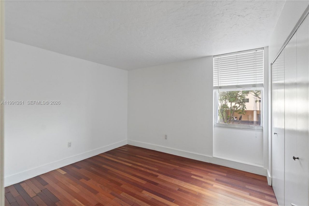 145 SE 25th Rd , Unit 404, Miami, FL 33129 Photo