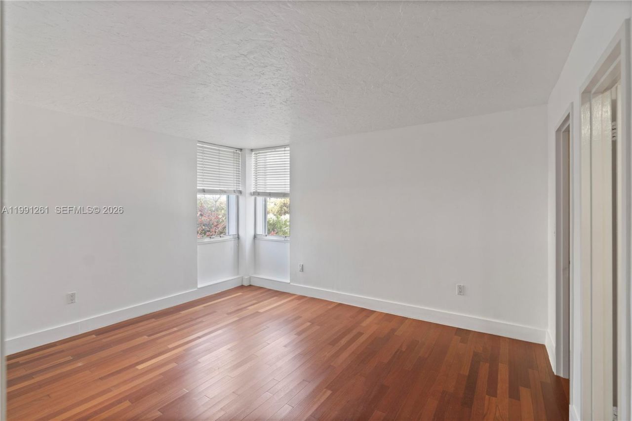 145 SE 25th Rd , Unit 404, Miami, FL 33129 Photo