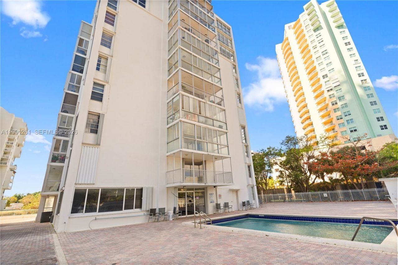 145 SE 25th Rd , Unit 404, Miami, FL 33129 Photo