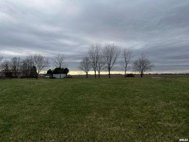 11179 WAGONSELLER Road, Pekin, IL 61554