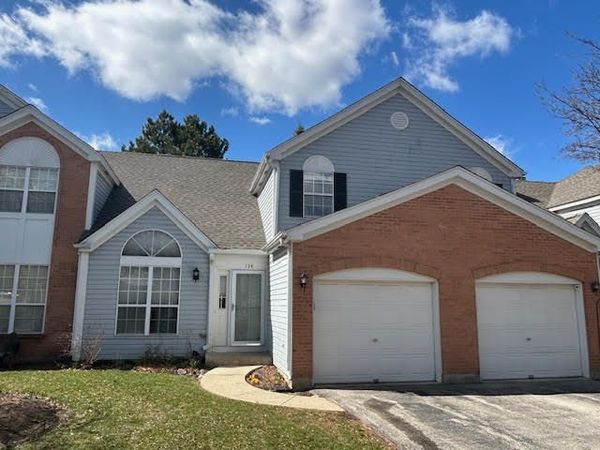 134 Heritage Court , Gurnee, IL 60031