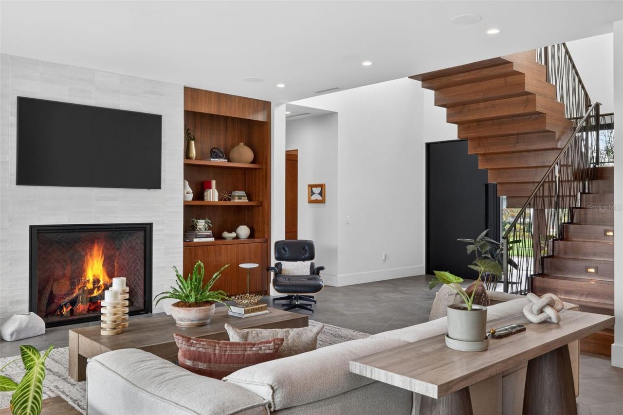 370 Belleair Drive Ne, Saint Petersburg, FL 33704 Photo