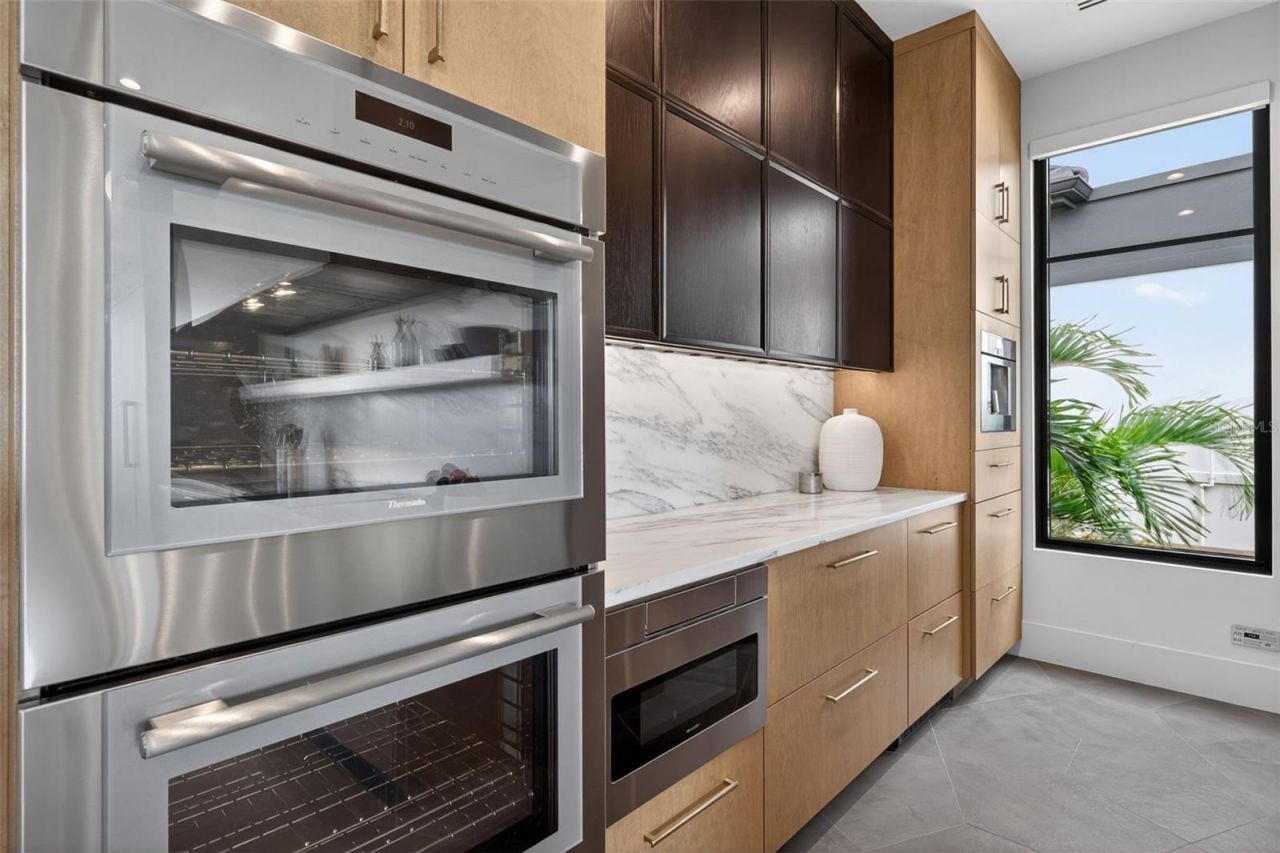 370 Belleair Drive Ne, Saint Petersburg, FL 33704 Photo