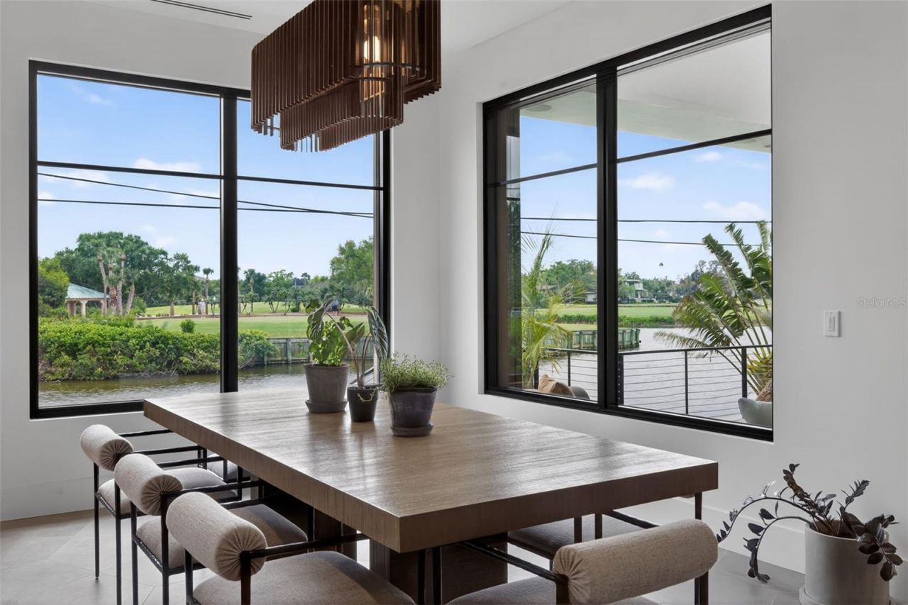 370 Belleair Drive Ne, Saint Petersburg, FL 33704 Photo