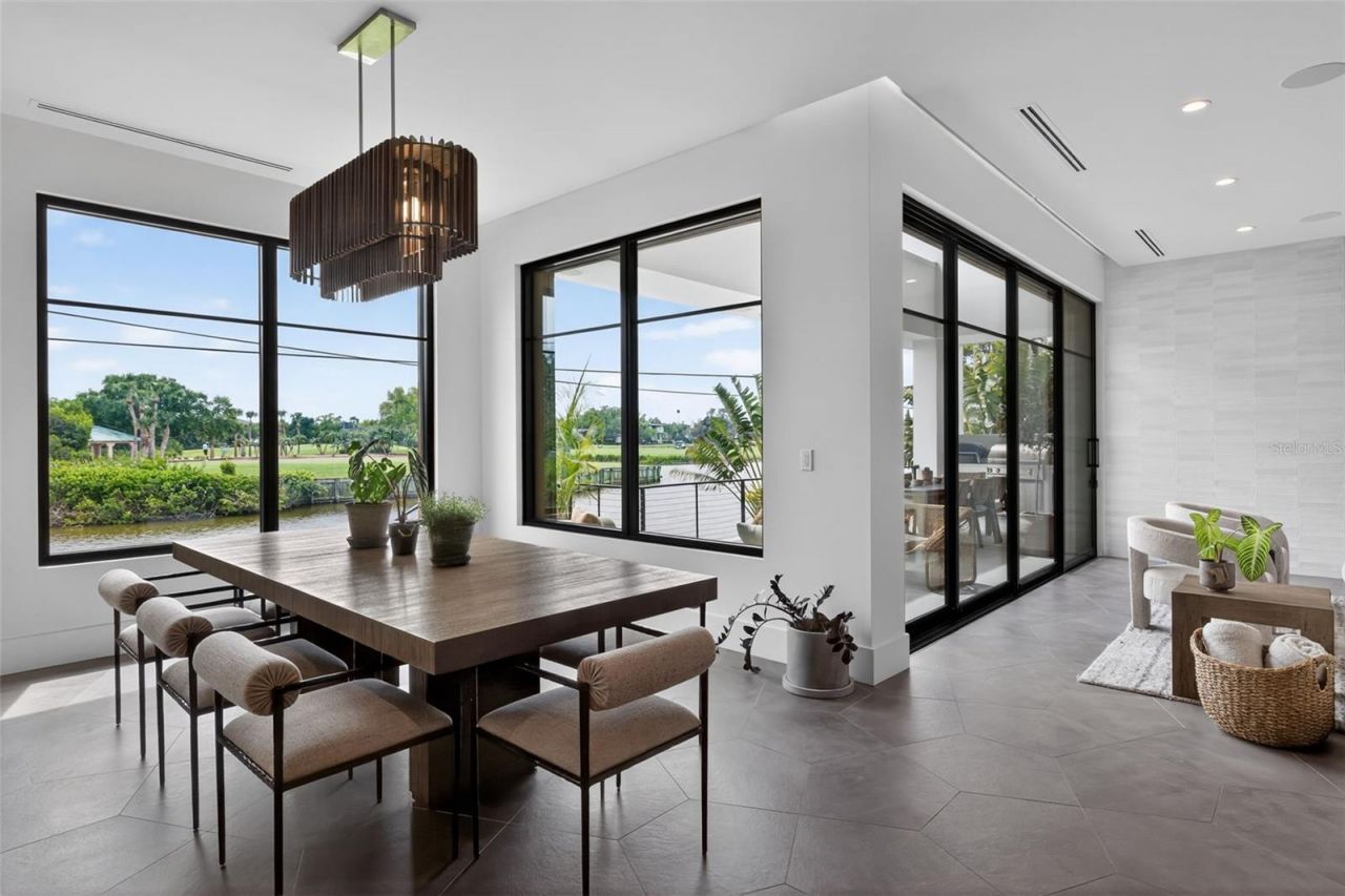 370 Belleair Drive Ne, Saint Petersburg, FL 33704 Photo