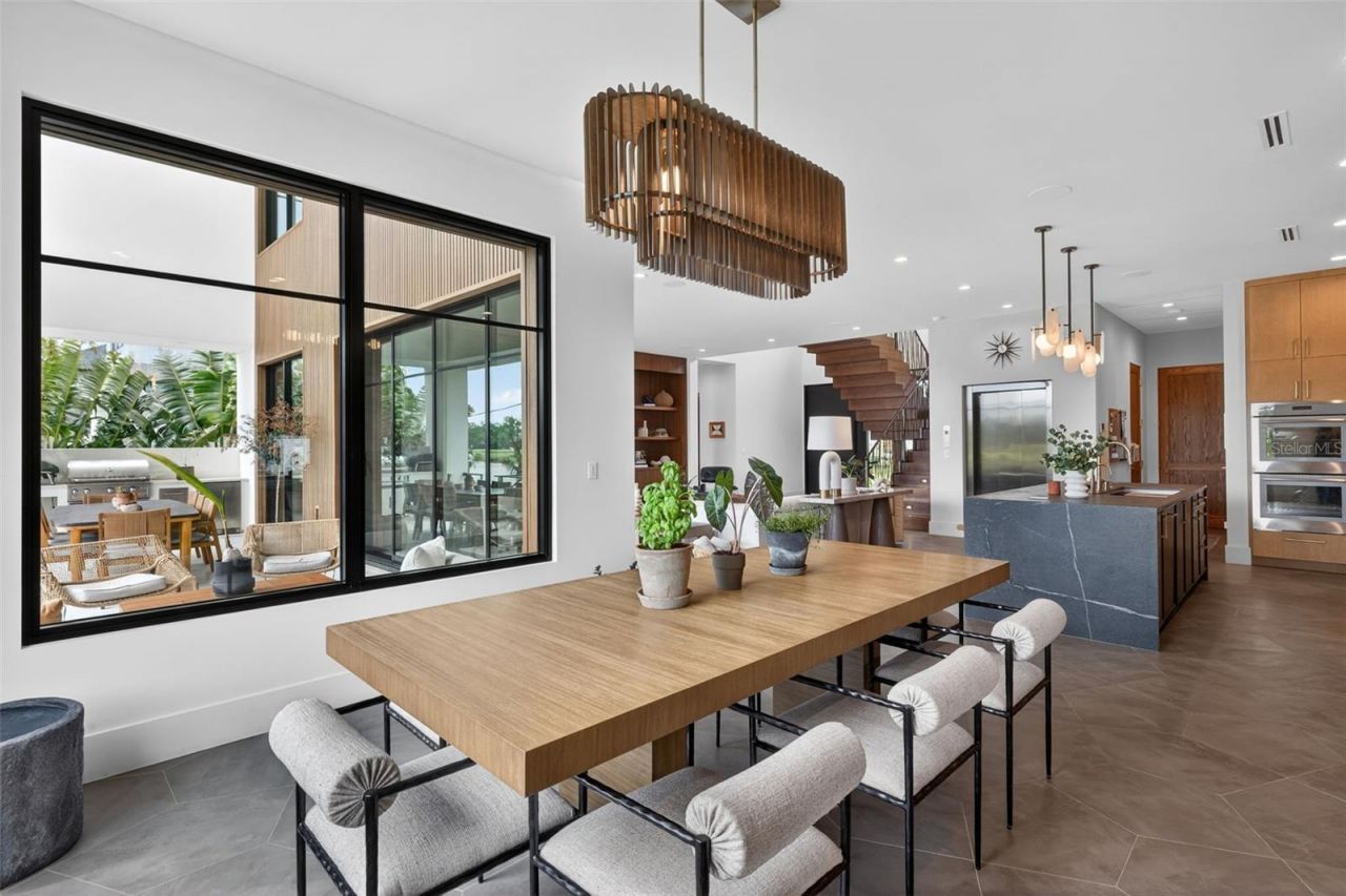 370 Belleair Drive Ne, Saint Petersburg, FL 33704 Photo