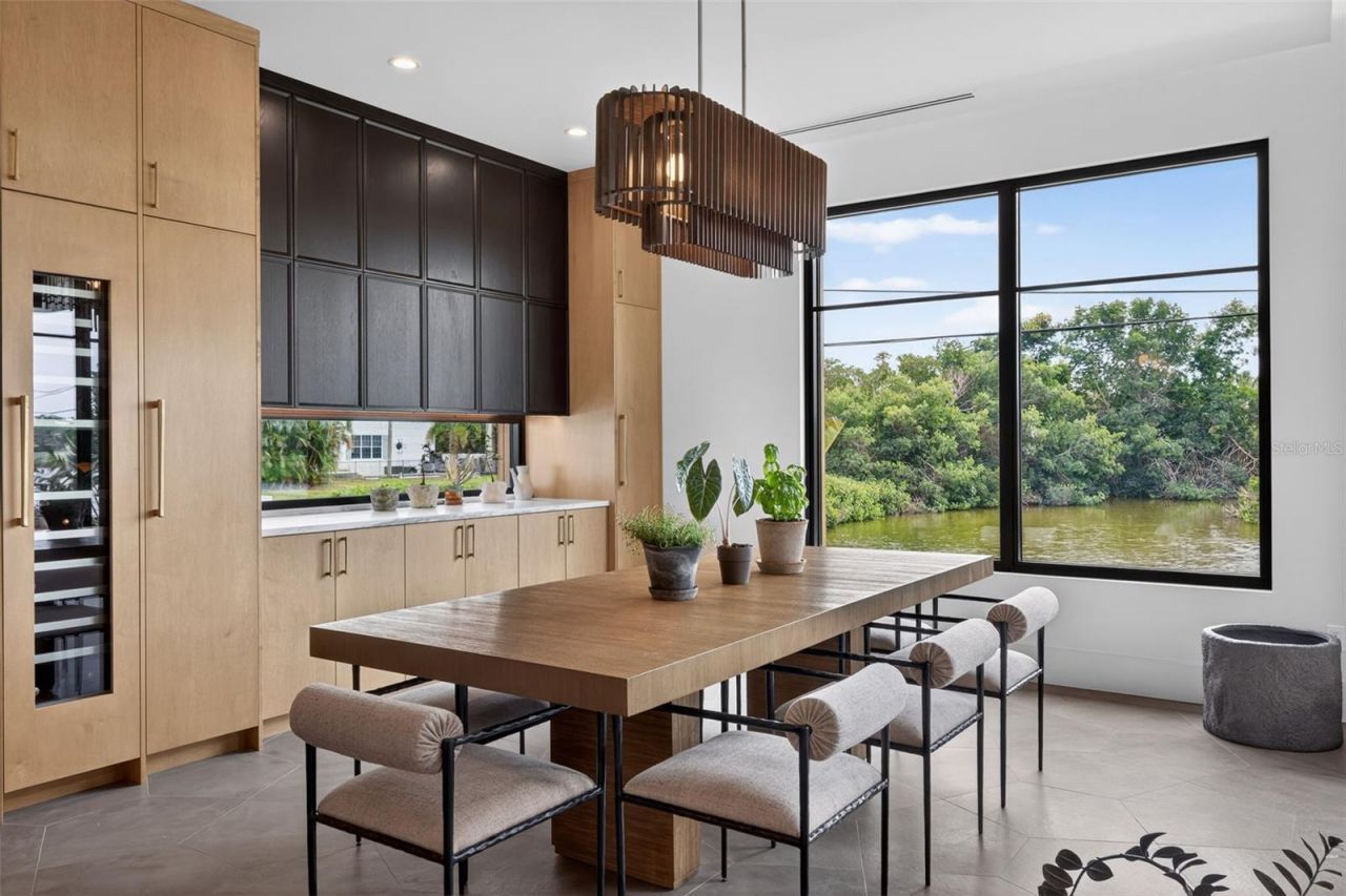 370 Belleair Drive Ne, Saint Petersburg, FL 33704 Photo