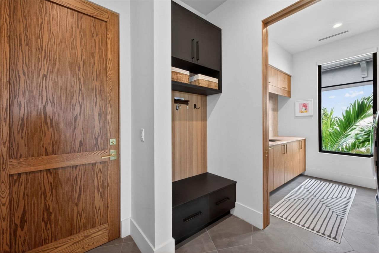 370 Belleair Drive Ne, Saint Petersburg, FL 33704 Photo