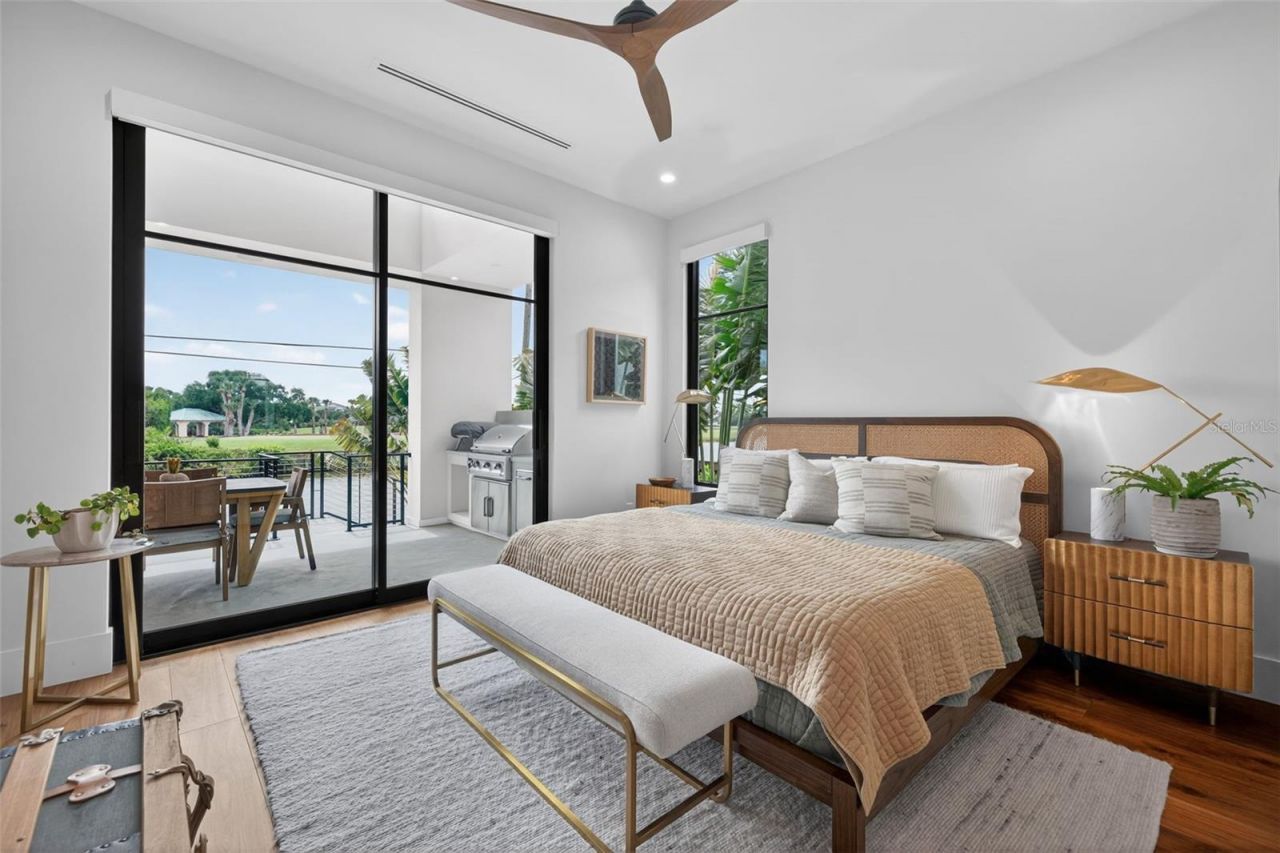 370 Belleair Drive Ne, Saint Petersburg, FL 33704 Photo