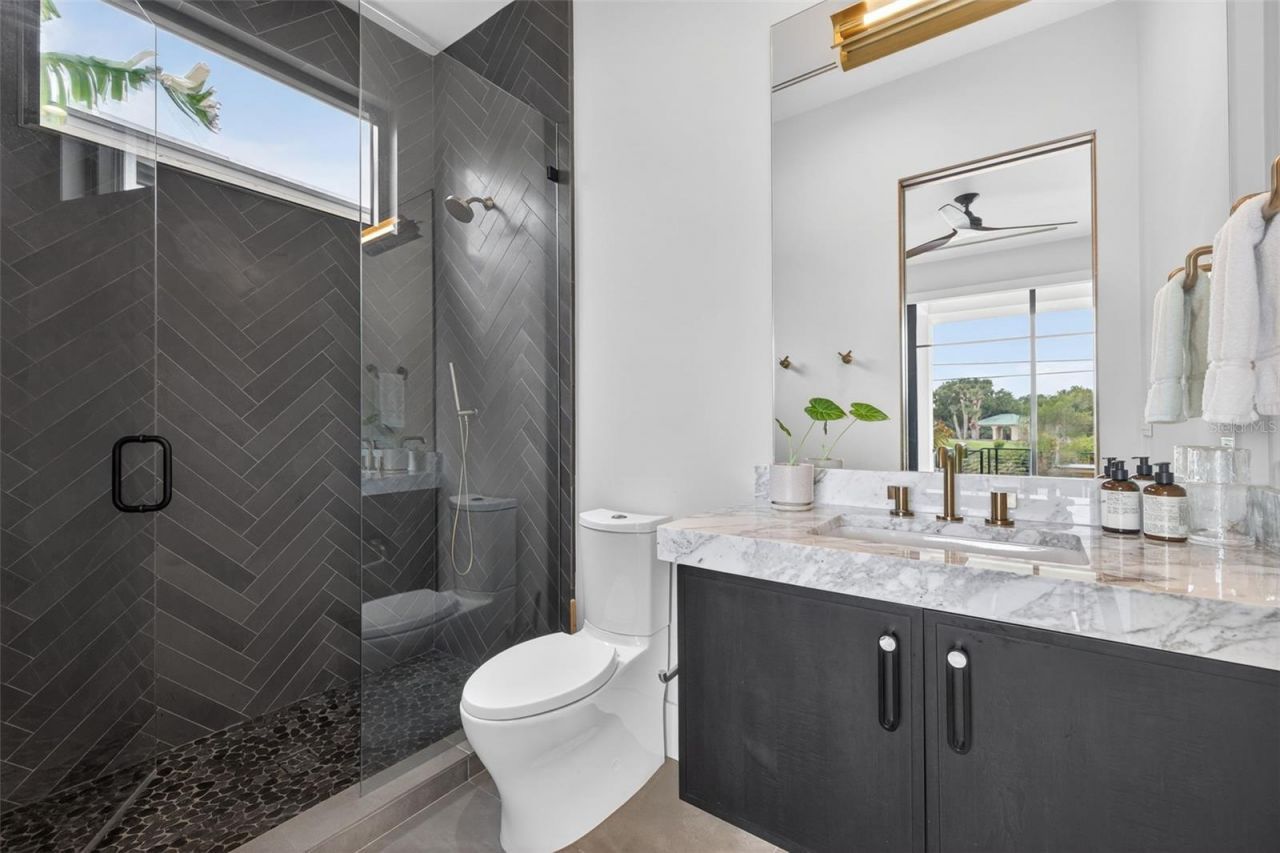 370 Belleair Drive Ne, Saint Petersburg, FL 33704 Photo