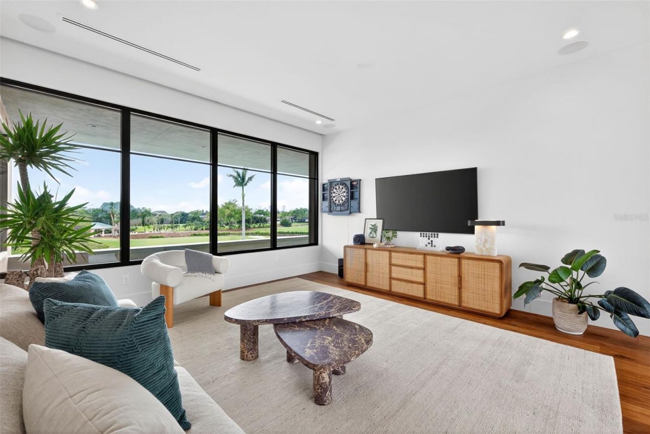 370 Belleair Drive Ne, Saint Petersburg, FL 33704 Photo