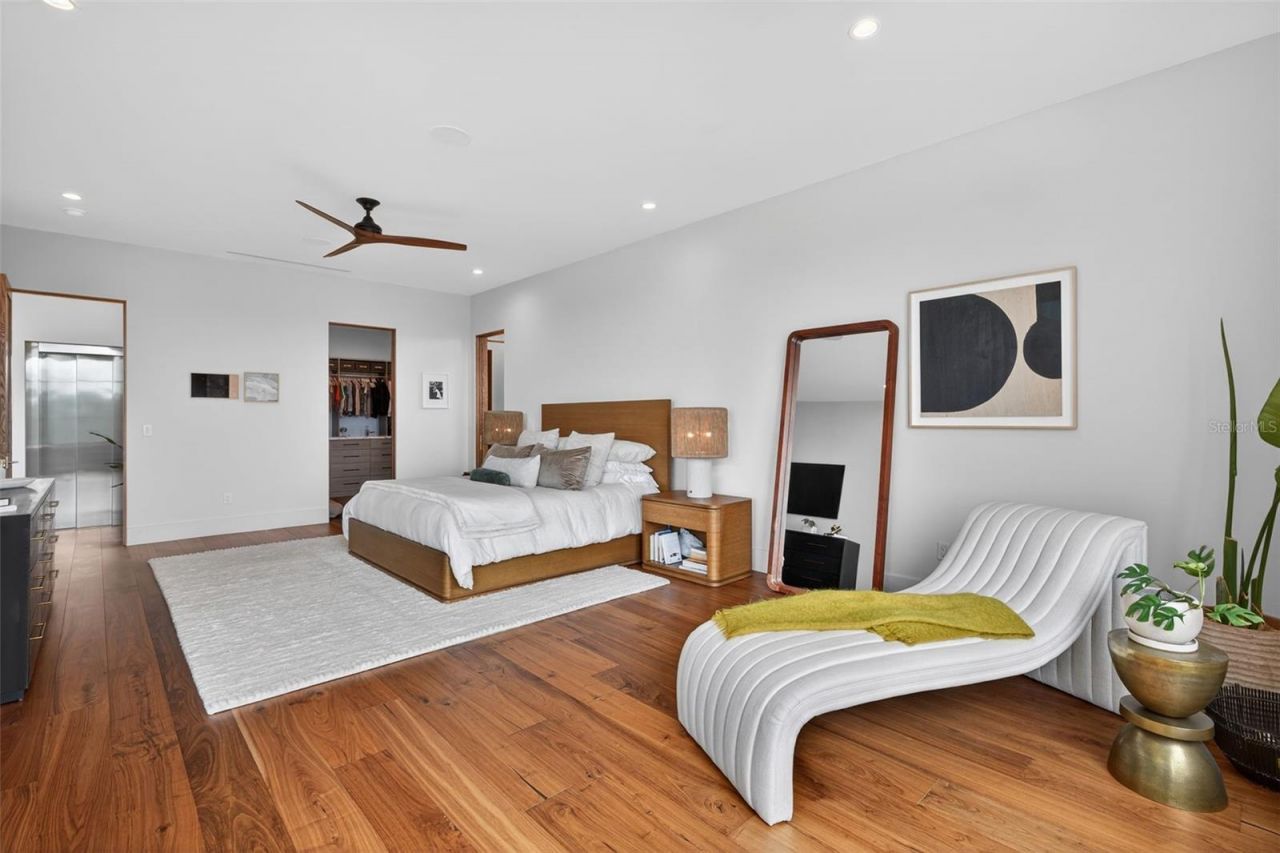 370 Belleair Drive Ne, Saint Petersburg, FL 33704 Photo