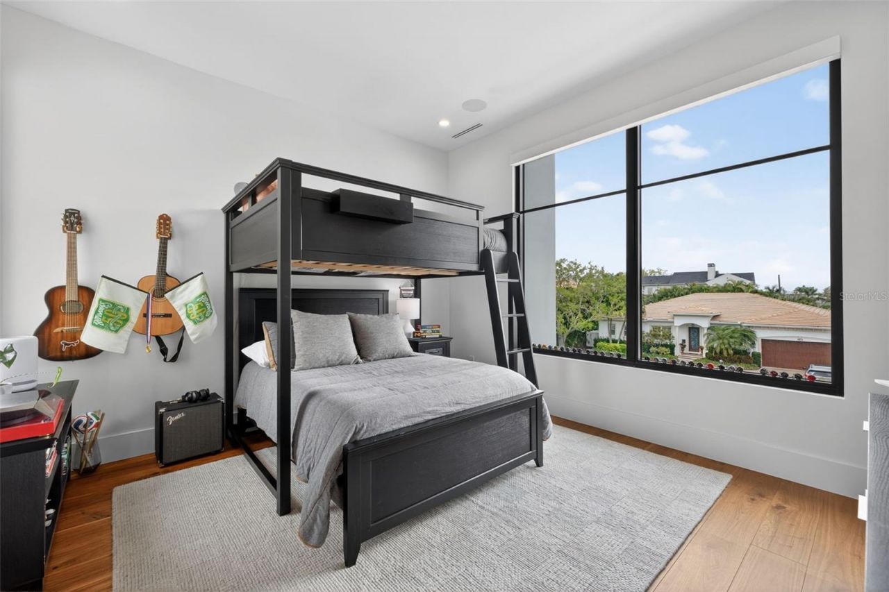 370 Belleair Drive Ne, Saint Petersburg, FL 33704 Photo