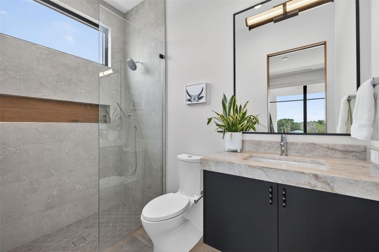 370 Belleair Drive Ne, Saint Petersburg, FL 33704 Photo