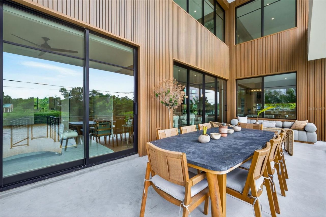 370 Belleair Drive Ne, Saint Petersburg, FL 33704 Photo