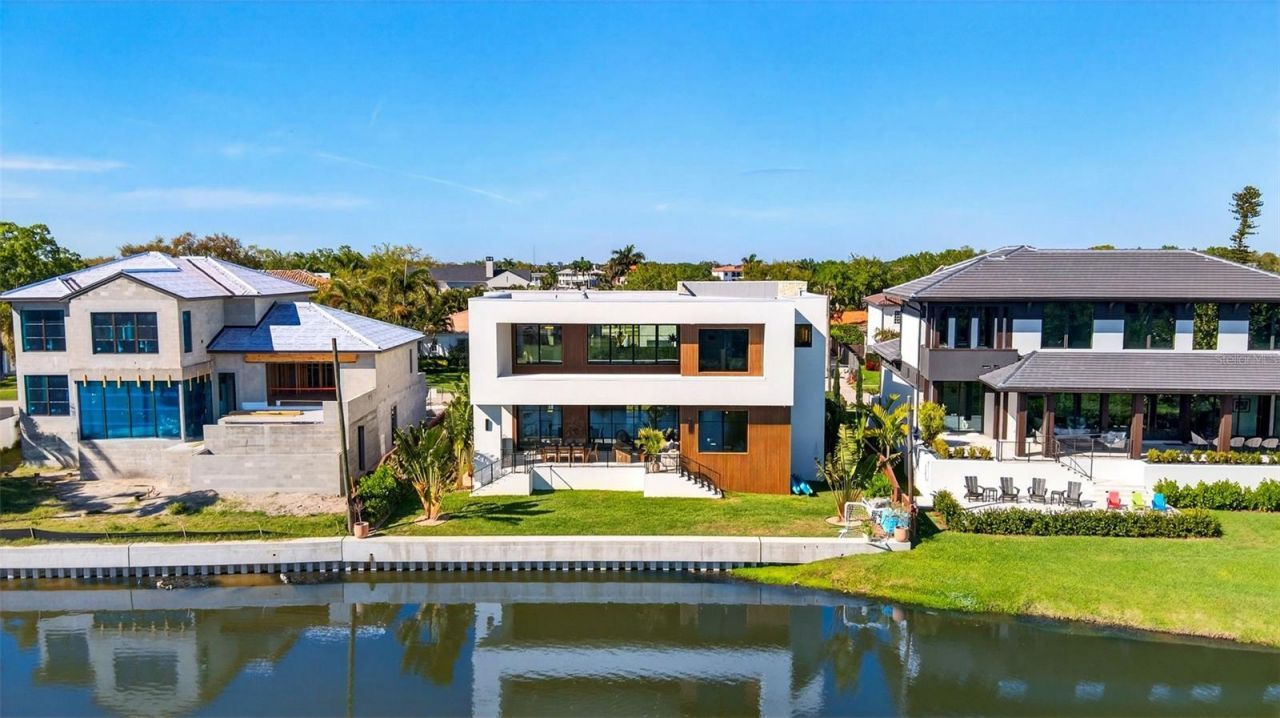 370 Belleair Drive Ne, Saint Petersburg, FL 33704 Photo