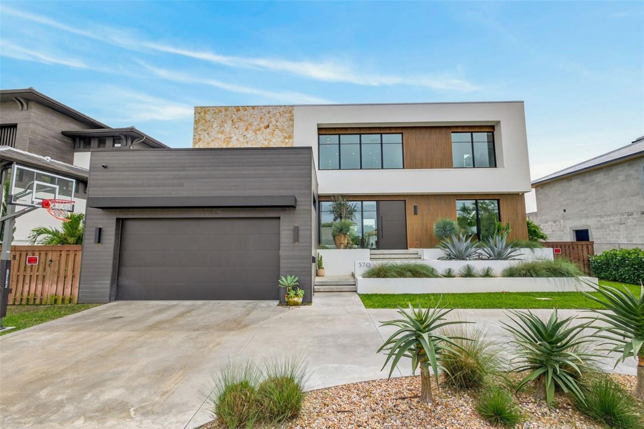 370 Belleair Drive Ne, Saint Petersburg, FL 33704 Photo