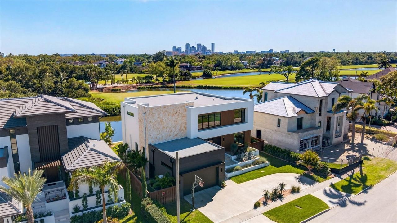 370 Belleair Drive Ne, Saint Petersburg, FL 33704 Photo