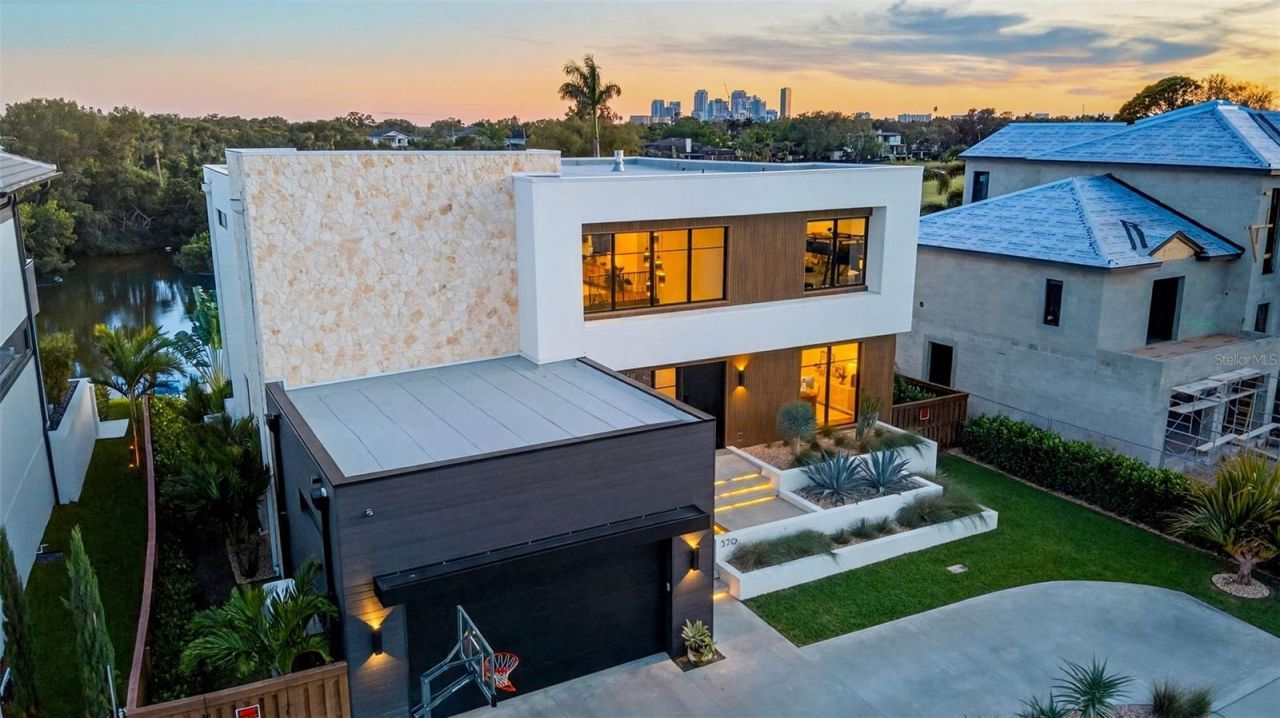 370 Belleair Drive Ne, Saint Petersburg, FL 33704 Photo