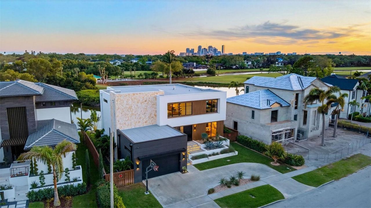 370 Belleair Drive Ne, Saint Petersburg, FL 33704 Photo