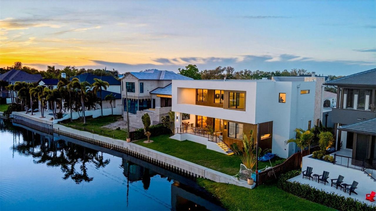 370 Belleair Drive Ne, Saint Petersburg, FL 33704 Photo