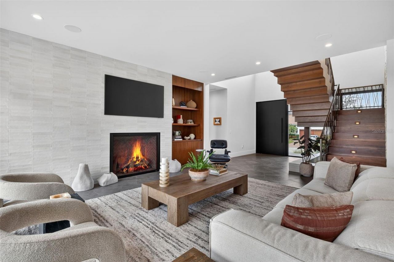 370 Belleair Drive Ne, Saint Petersburg, FL 33704 Photo