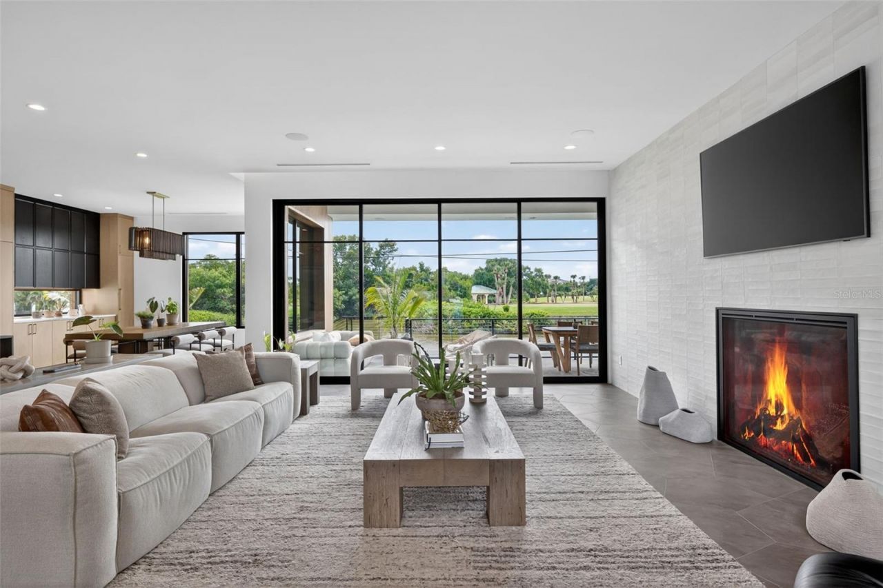 370 Belleair Drive Ne, Saint Petersburg, FL 33704 Photo