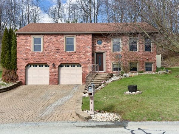 547 Cresthaven Dr, Pittsburgh, PA 15239