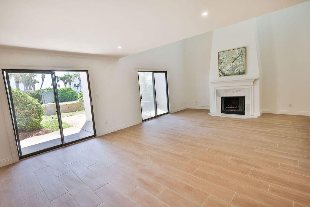 930 Gulf Shore Drive, Unit 18, Destin, FL 32541 Main Photo