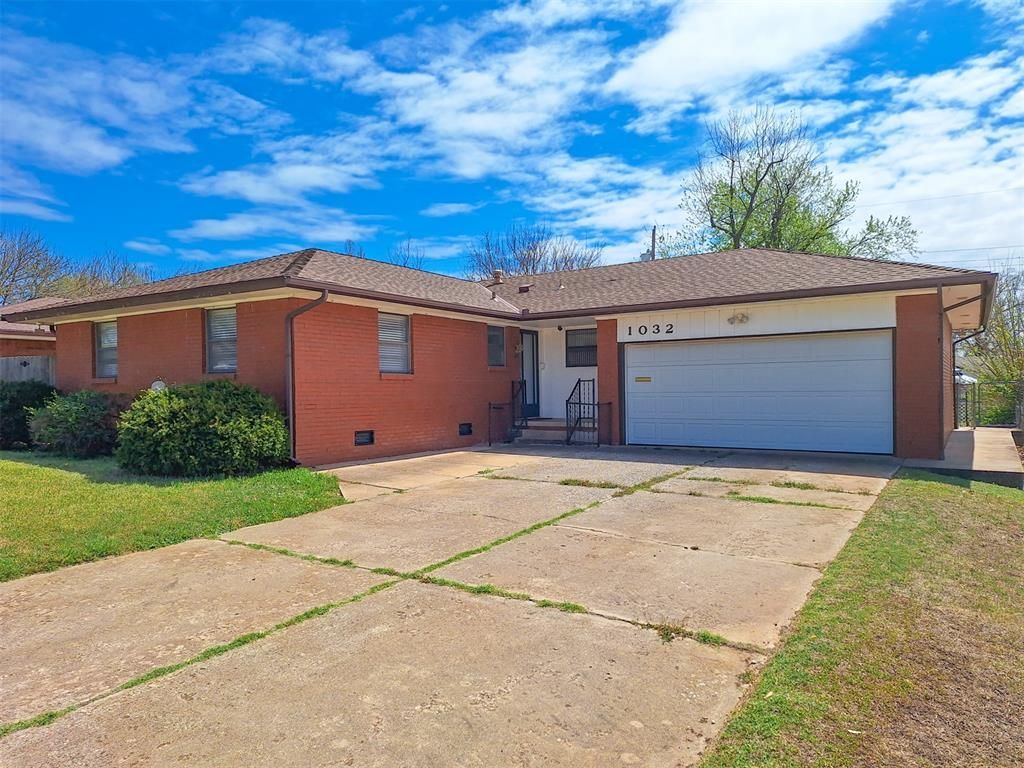 1032 W Woodcrest Drive, Oklahoma City, OK 73110 Main Photo