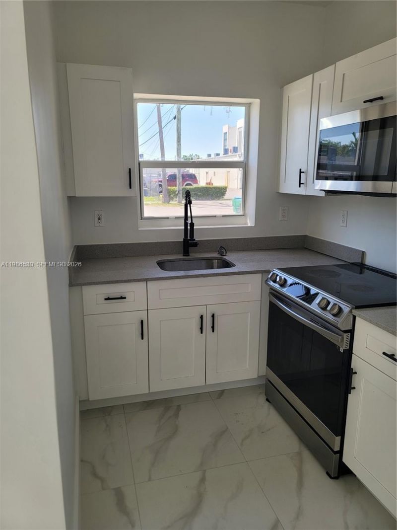 1975 NW 24th Ct , Miami, FL 33125 Photo